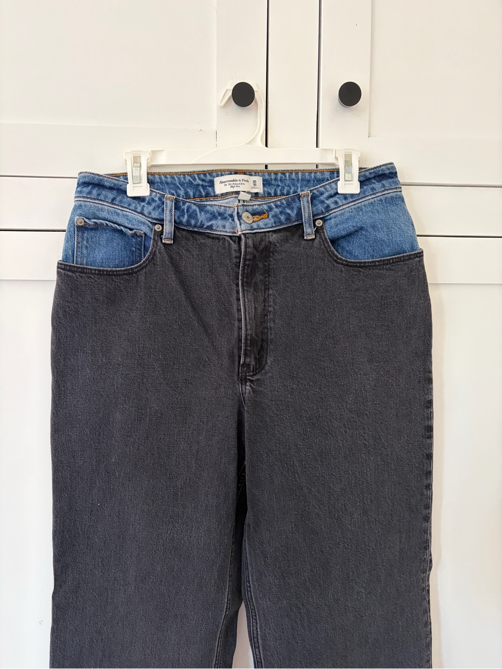 Abercombie & Fitch Two Tone Black Blue 90’s Relaxed High Rise Jeans Size 30/10 - Picture 3 of 7